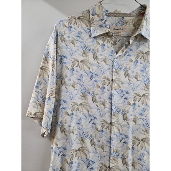 Tommy Bahama Aloha; Hawaiian; Tropical Shirt SS; Lt. Blue Floral. Sz L - Picture 3 of 7